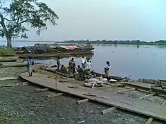 Beside the river at Bandundu, June 2007