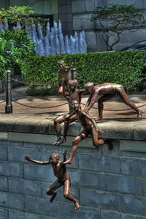 First Generation (2000)Size:  variousMedium: BronzeCollection: Fullerton HotelLocation: Cavenagh Bridge, Singapore